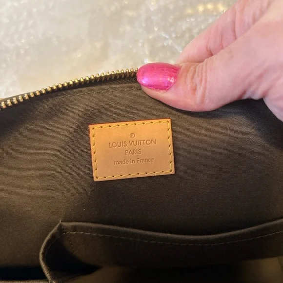 Louis Vuitton Vernis Patent Tote in Dark Brown with Natural Vachetta Handles - Picture 10 of 14